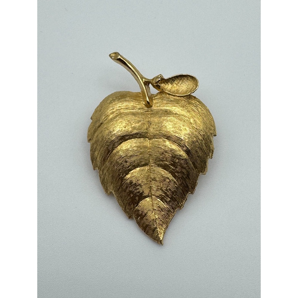 Avon Gold Tone Leaf Brooch Textured Vintage Nature Jewelry
